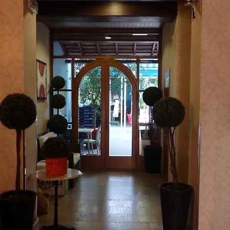 Ξενοδοχείο Parrots Σίτζες