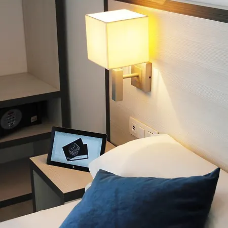 Parrots 3* Σίτζες