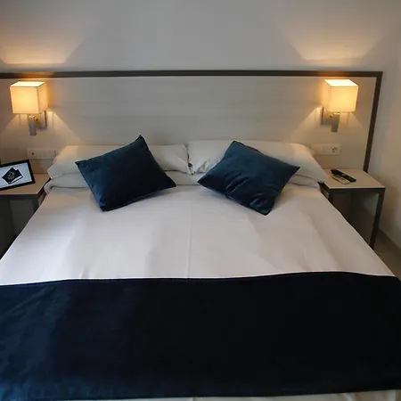 Parrots 3* Σίτζες