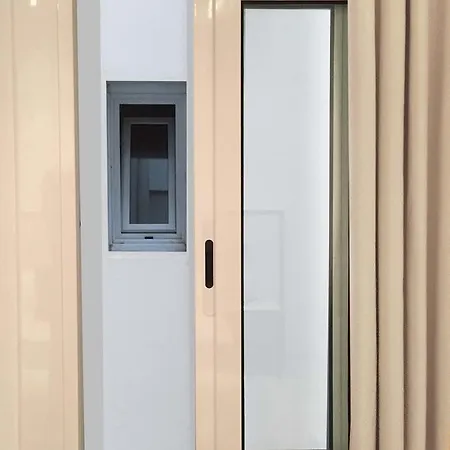 Parrots 3* Σίτζες