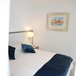 Hotel Parrots 3*