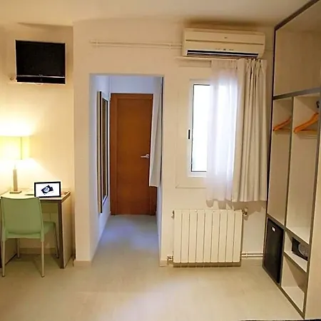 Parrots Hotel Sitges