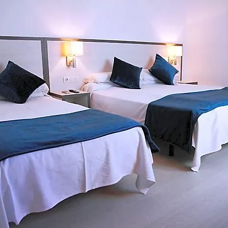 Parrots Hotel 3*