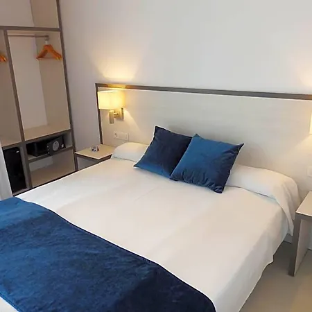 Parrots Hotel Sitges