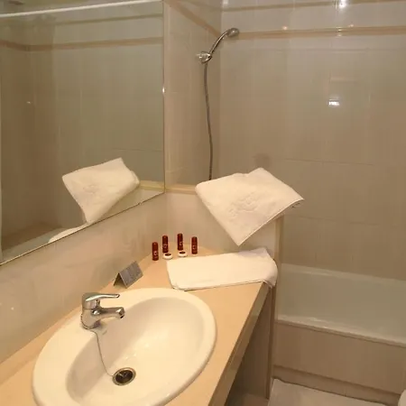 Hotel Parrots 3*