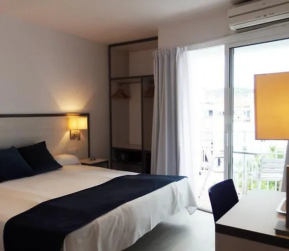 Parrots 3* Сиджес