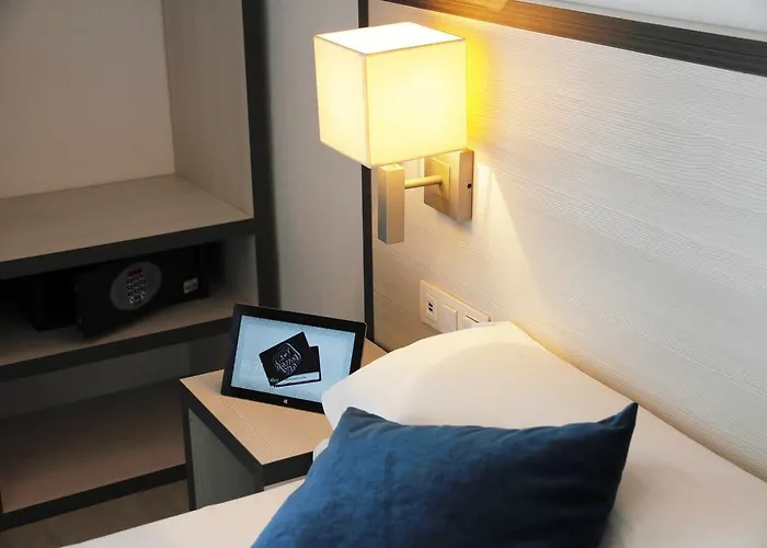 Parrots 3* Сиджес