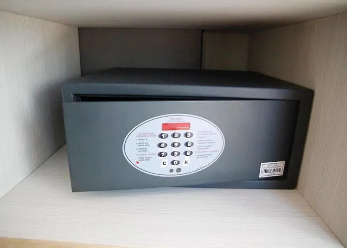 Parrots 3* Сиджес