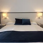 Hotel Parrots 3*