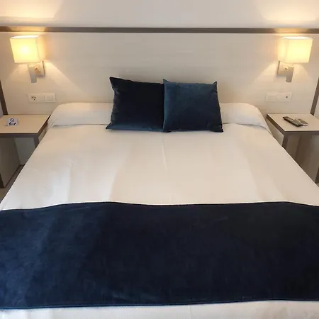 Parrots Otel 3*