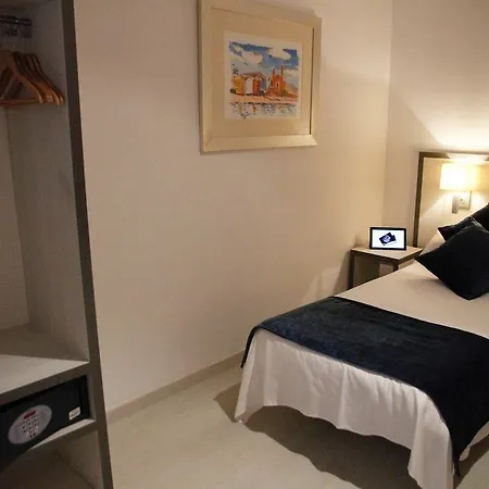 Otel Parrots