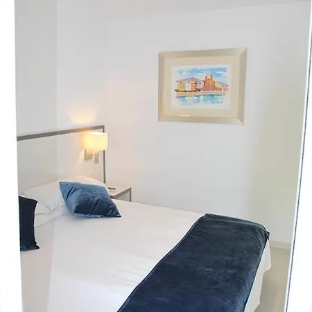 Parrots Otel Sitges