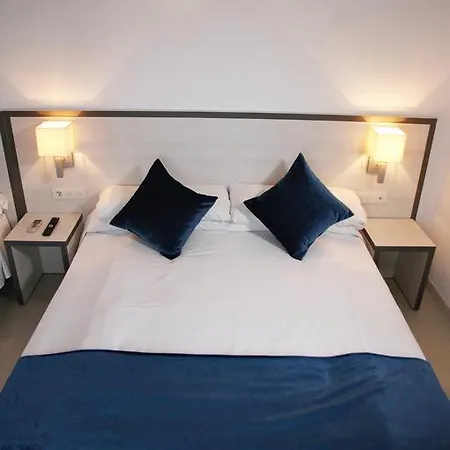 Parrots Otel