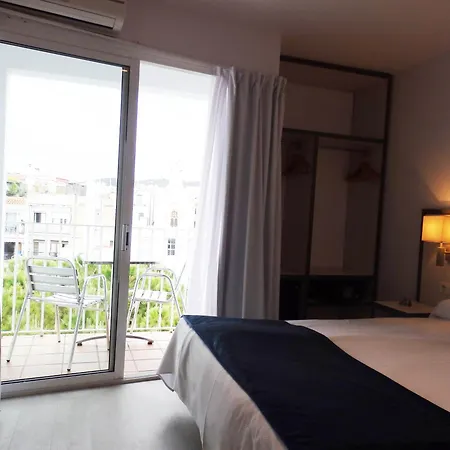 Parrots Otel